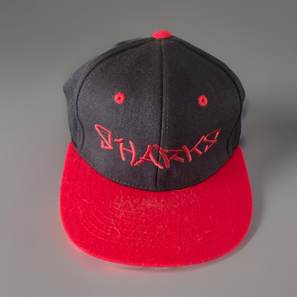 Vintage SHARKS Lids
Graffiti Hat Custom Red Black Snapback Streetwear Embroidery